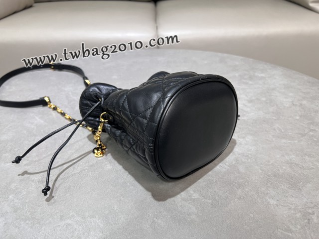 Dior专柜新款迪奥顶级原单黑色30Montaigne迷你抽绳水桶包 djfk1174